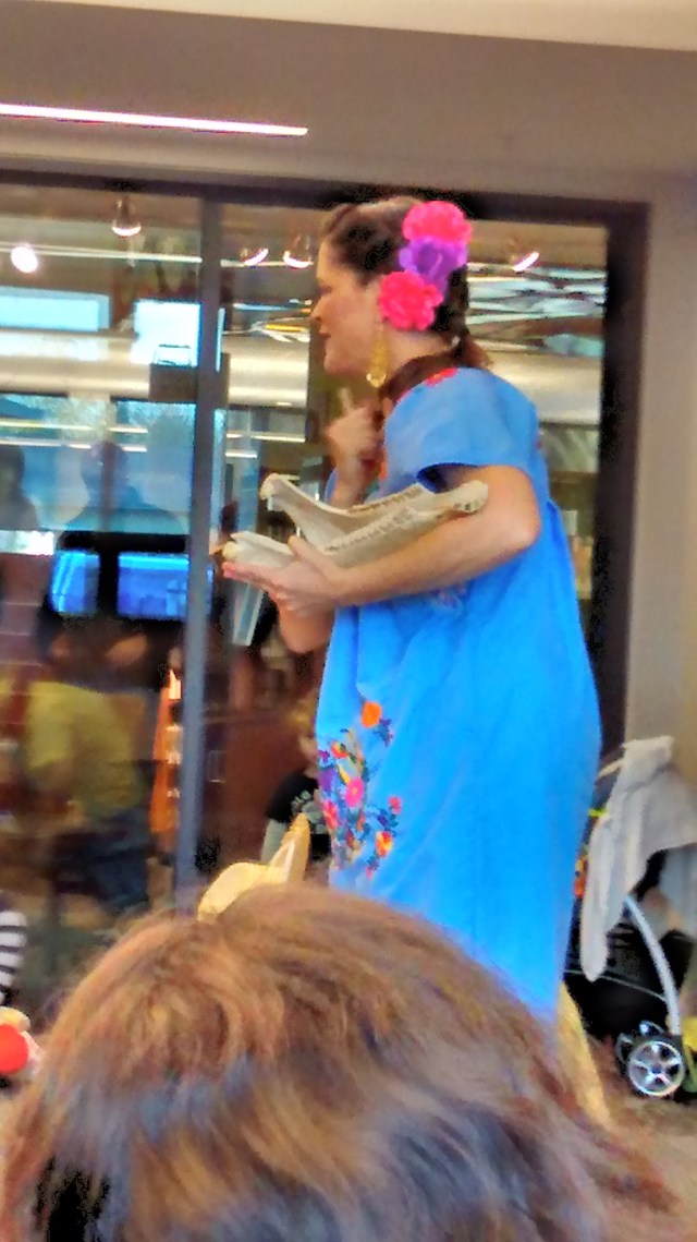 She parts the ass jawbone with help De Jorge liceada