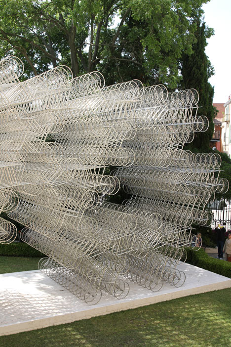 Forever-Bicycles-by-Ai-Weiwei-at-the-Lisson-Gallery-Venice_dezeen_4