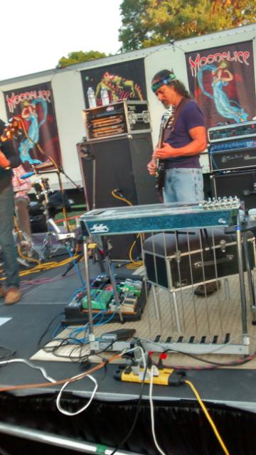 Moonalice guitarist, very good, I will edita his name, which I'm sure I've heard but cannot recall, like the 1960s if you were really all there; Mitchell Park, 8/14