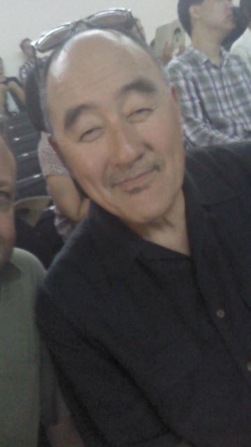 Akira Tana, former Gunn QB and current producer of Grammy nominee jazz record, at Gunn 50-50 event, fall, 2015, semi-selfie by Mark Weiss, that's me not quite in frame