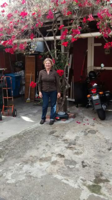 bethcusterheryard2014