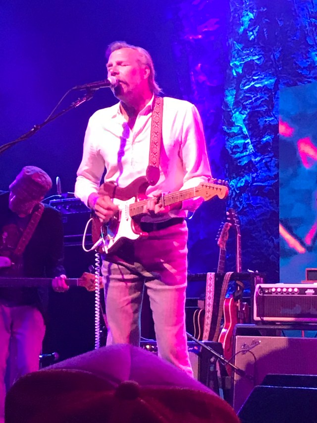 F33D6F43-DA44-4F18-97B1-9CB74FE30756