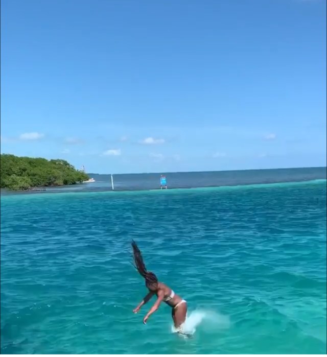 5B6AFC12-39DC-4A12-9C33-2B70DB46C456