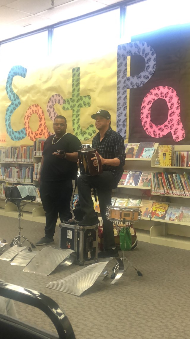 8A9B9BF4-EA03-4404-856C-E922A61A86FF