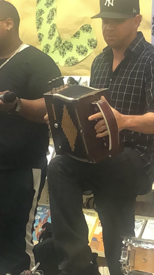 98314E4F-EBAB-4A78-9169-933EBDDEA09D