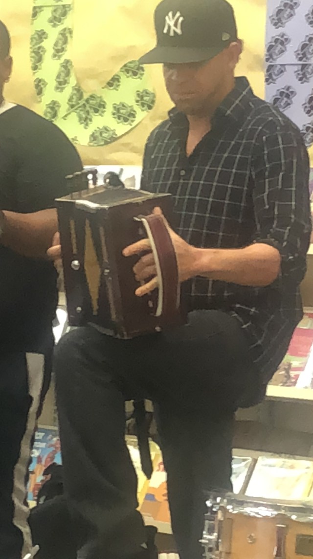 CDF4309C-F9EE-4133-AAFA-CD6D11F8C53A